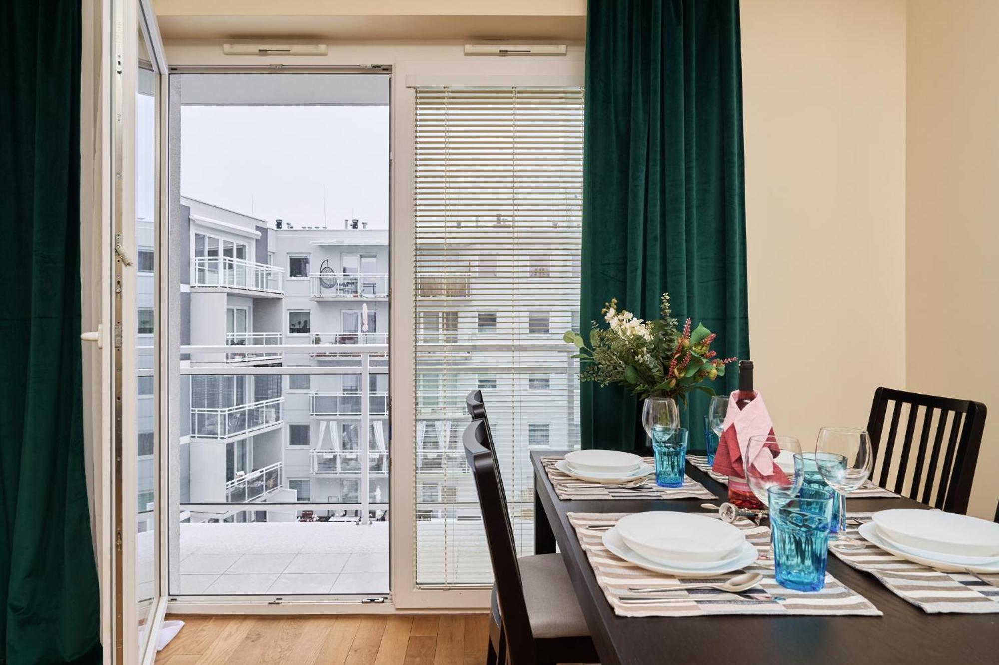 Wroclaw Rose Apartments By Noclegi Renters Ngoại thất bức ảnh