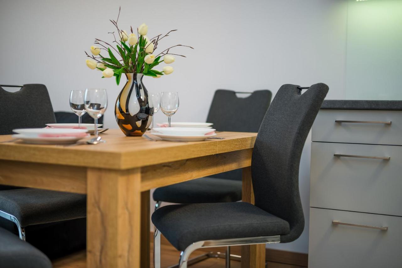 Wroclaw Rose Apartments By Noclegi Renters Ngoại thất bức ảnh