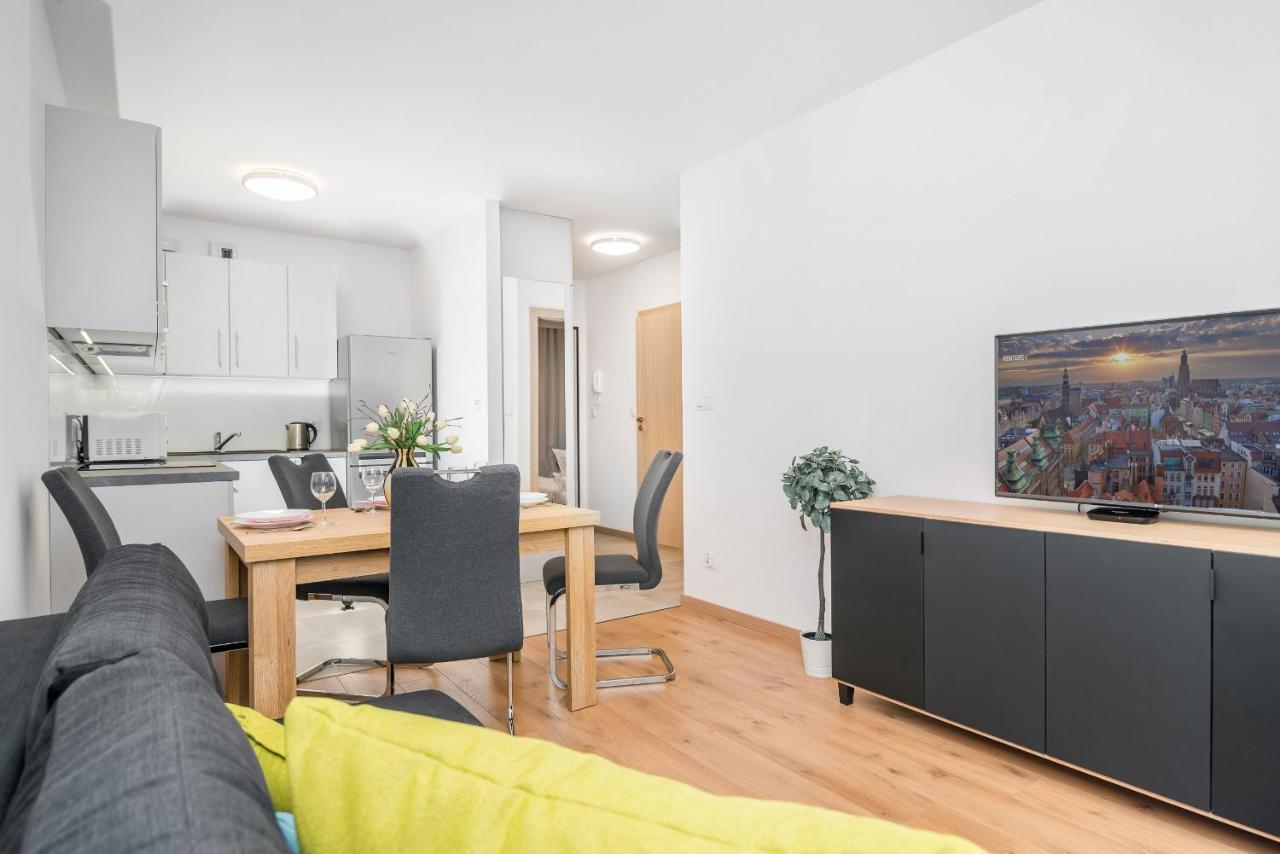Wroclaw Rose Apartments By Noclegi Renters Ngoại thất bức ảnh