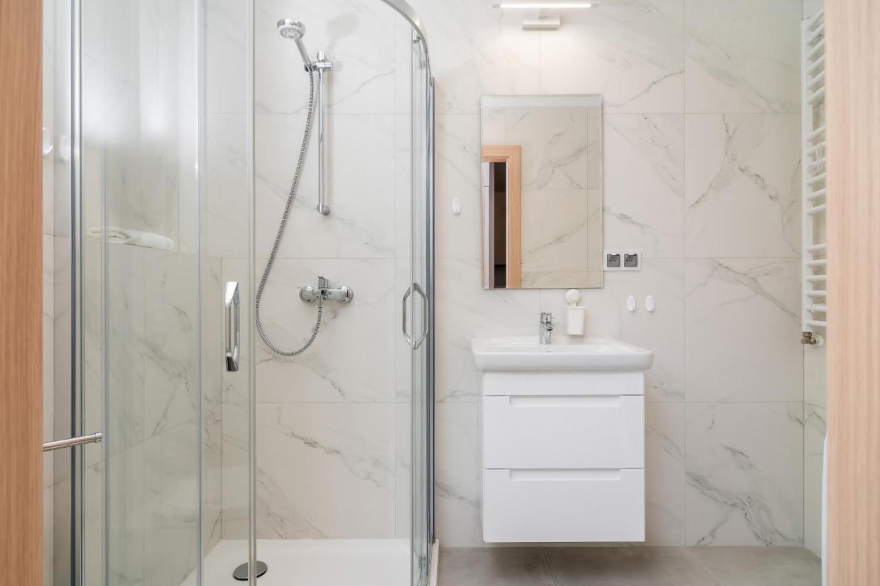 Wroclaw Rose Apartments By Noclegi Renters Ngoại thất bức ảnh