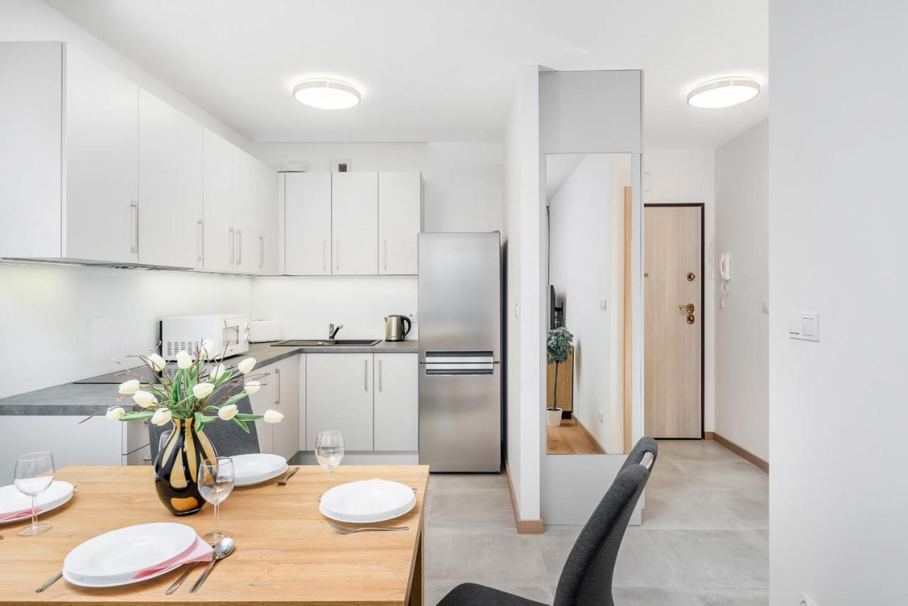 Wroclaw Rose Apartments By Noclegi Renters Ngoại thất bức ảnh